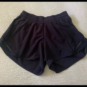 Lululemon Hotty Hot Shorts - Navy Blue - Size 8 - 4” length - EUC